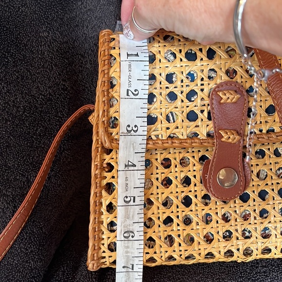 Small wicker over the shoulder purse - Picture 3 of 6